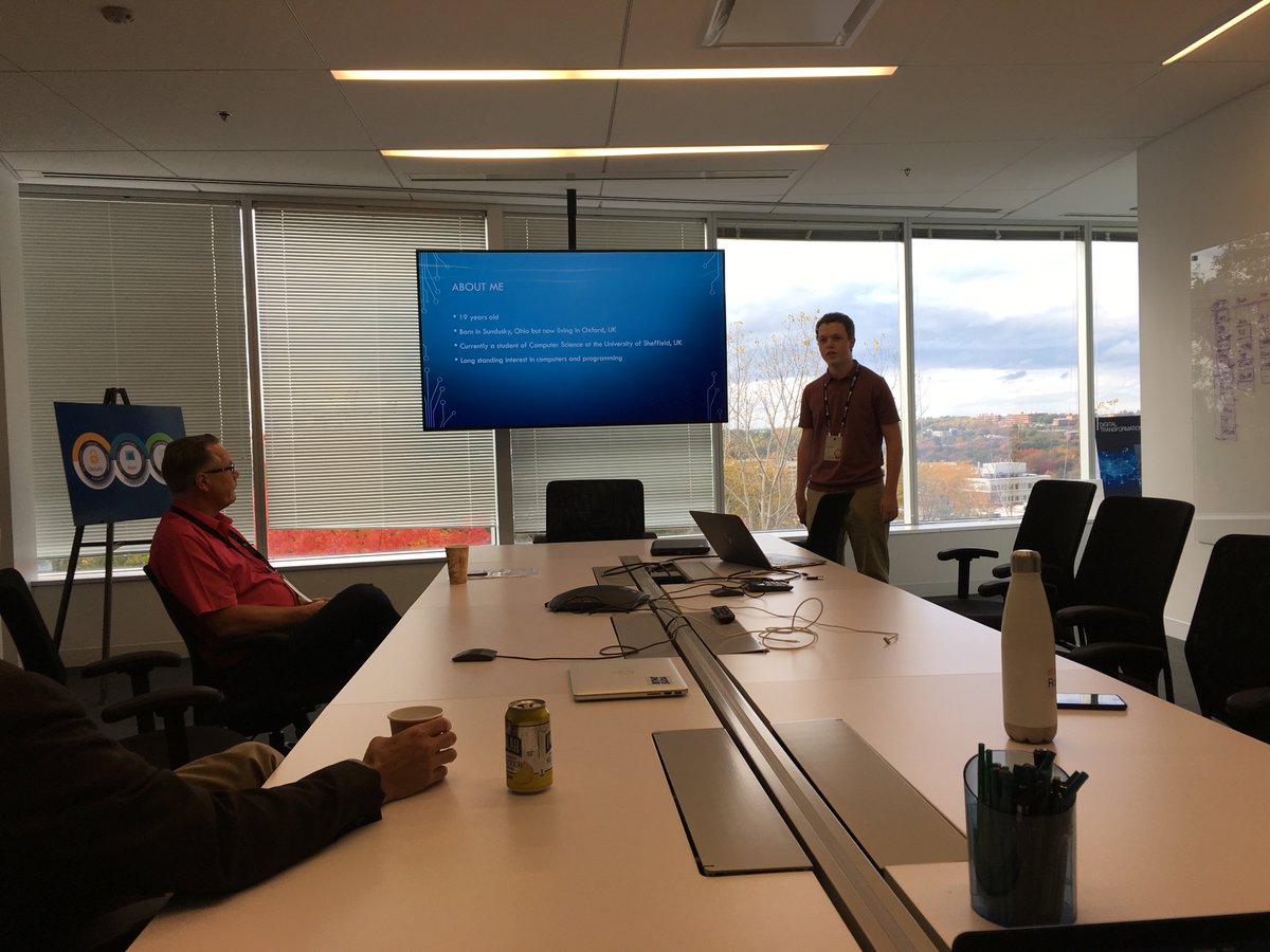 APTRocketBuild's tweet image. 19yr old George Christian @HCHE_christian presents his pioneering route planning app GeoJob in Boston 
@Rocket
@sheffielduni