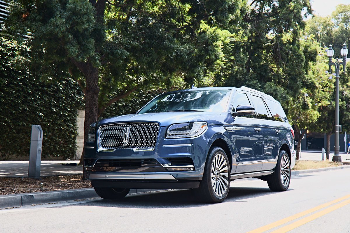 A holiday made brighter with the thought of familiar faces. Happy Thanksgiving from the #Navigator