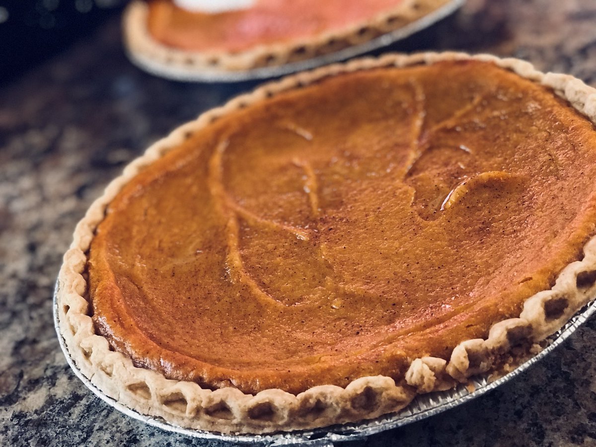 SwishMahoney34's tweet photo. Sweet potato pie . #thanksgiving #specialty #gourmet #fresh #sweet potato #yams #nopackage #honeyhillcatering #events #catering #foodporn #foodie #art #philadelphia #philly #chefswish #turkey book your next event @ honeyhillcatering@hotmail.com https://t.co/GX0RAnZj1U