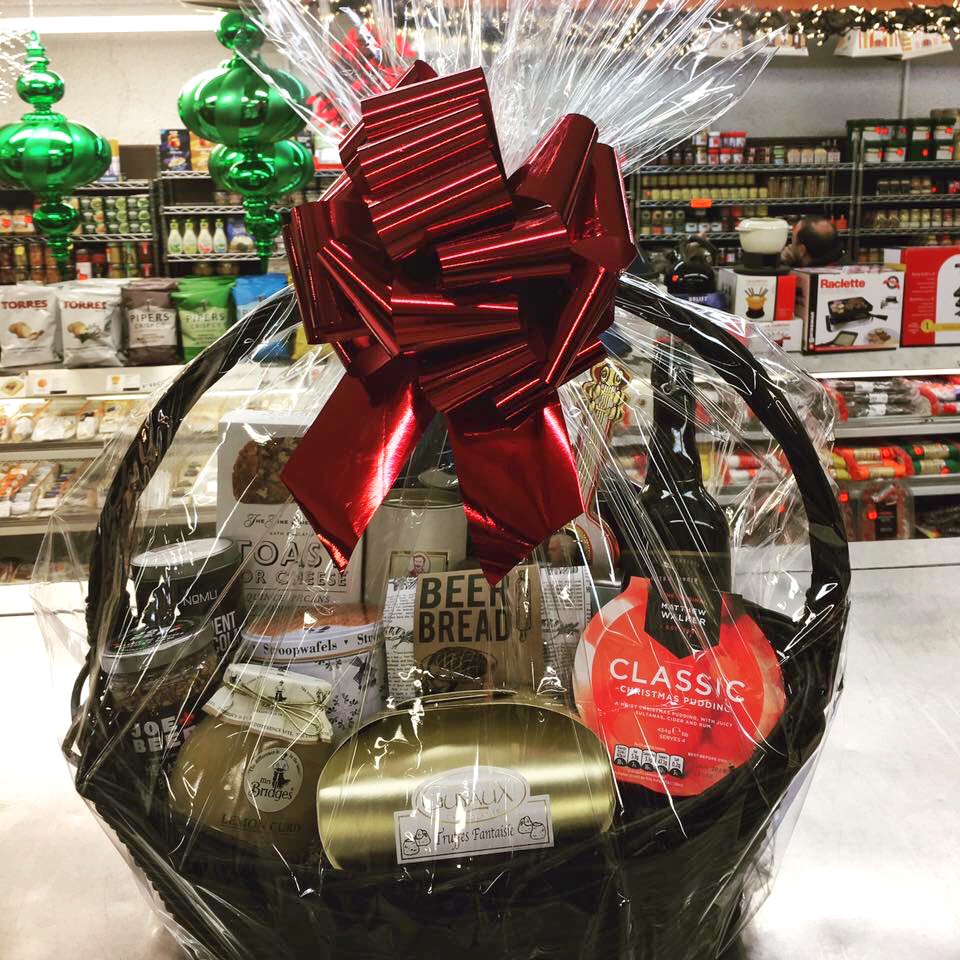 Un #cadeau qui se mange, ça fait toujours plaisir!
Pensez à faire préparer vos paniers personnalisés pour Noël 🎁
514.842.5773
#christmasgift #giftbasket