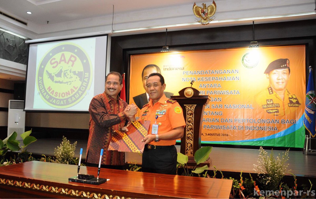 donkardono's tweet photo. #BasarnasPasarKaretan makin memperkuat kolaborasi dalam bingkai Indonesia Incorporated https://t.co/s5Da8zlJJj
