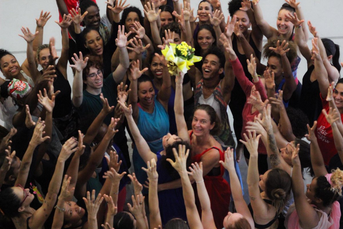 DuncanDance's tweet photo. Today and every day we are grateful for ALL OF YOU — dancers, students, teachers, parents, volunteers, donors, staff, audience, and enthusiasts — who make up our community. #HappyThanksgiving from all of us at the Isadora Duncan Dance Foundation!

PC: Jornada de Dança da Bahia https://t.co/aKqbjuZnls