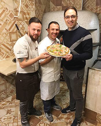 Ora posso davvero dirti: Nicola sei proprio una pizza!
<a href="/VLCIT/">Viaggiatori Low Cost</a> anzi, una super pizza!
<a href="/travelbloggerit/">travelblogger italia</a> ma avete visto?
temi.repubblica.it/repubblicanapo…