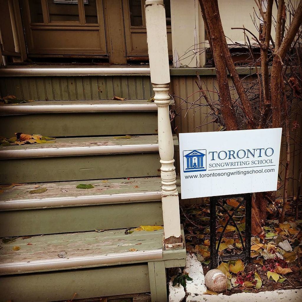 TOSongwriting's tweet photo. See you here on Dec 2nd for our final #Songwriting for Beginners class of 2017. #twospotsleft #songwritingworkshop #toronto #danfortheast https://t.co/BQ8CMAnNhq