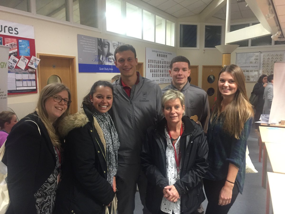 MissMalherbe's tweet photo. What a brilliant at the Sandringham Mental Health Conference. Even managed to get a pic with some of the Arsenal squad. #mentalhealth #SMHC2017 https://t.co/YBAPlk4TkK