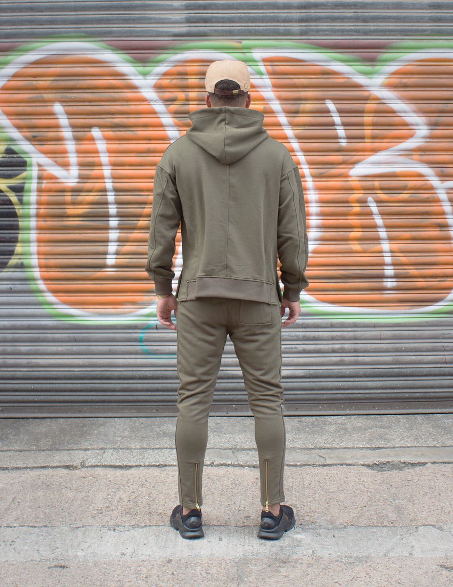 BrothersCircle_'s tweet photo. 💥💥BLACK FRIDAY SALE💥💥
Up to 70% OFF
- FREE BEANIE with all orders over £20
- FREE UK Delivery
https://t.co/pV1zLGUwVt
#brotherscircle https://t.co/ZcVUaWnZwO