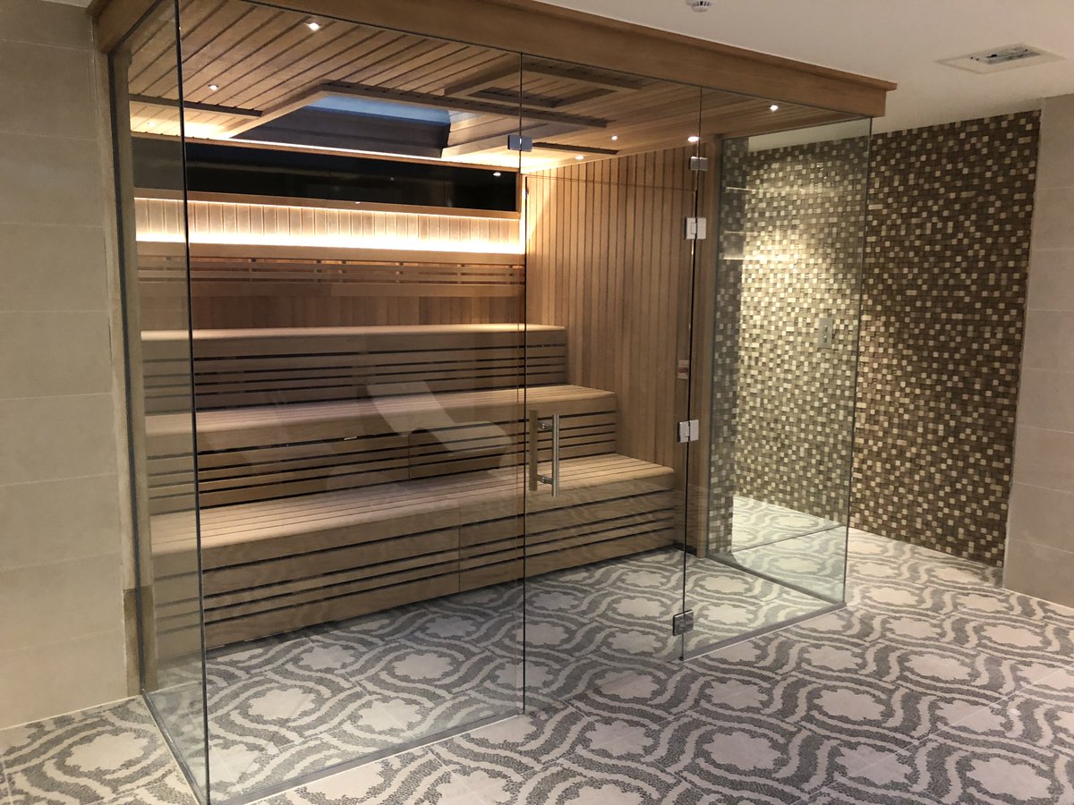 3SJSClub's tweet photo. Relax in our glass roofed Sauna... https://t.co/qb948aa8Yc https://t.co/J5nuOwspys