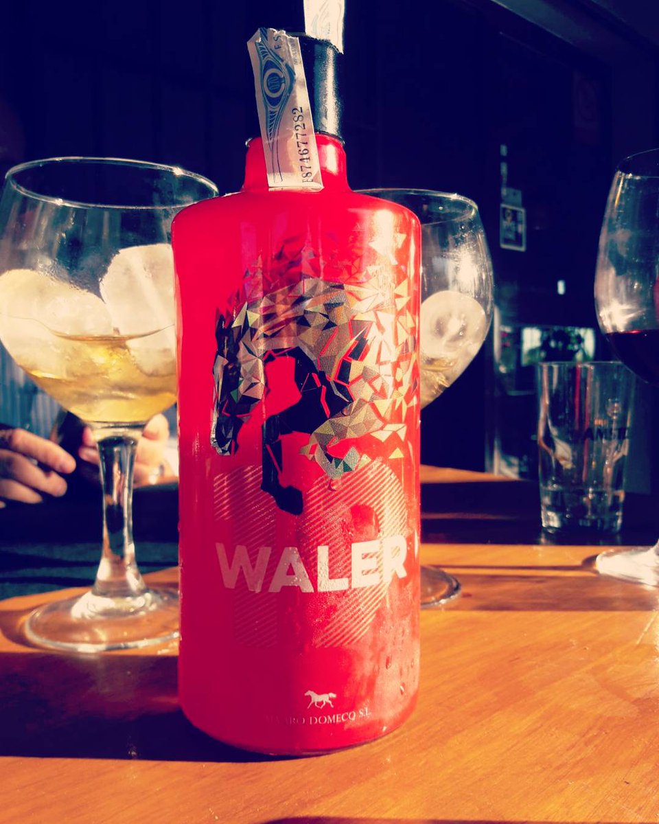 Waler_19's tweet photo. POR CONIL ???, COSTA DE CÁDIZ???... NO !!! 🙃🙃🙃 dejar de pasar por restaurante #vascook y tampoco vayáis a ir y no pediros una copa de @waler19 ehhhh.... 😉😉😉. #momentowaler19 🍹 #drink #tarifa #cocktail #pub #bar #liquor #yum #jerez #conil https://t.co/4DXYbAtx4t