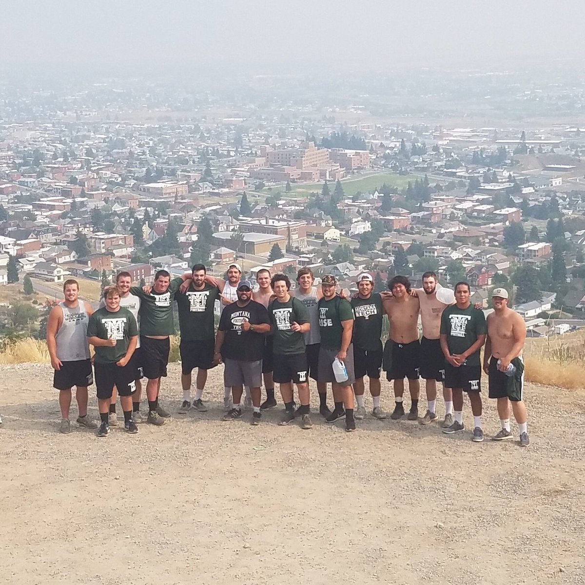 SamButcher406's tweet image. Thankful for all these wonderful people in my life