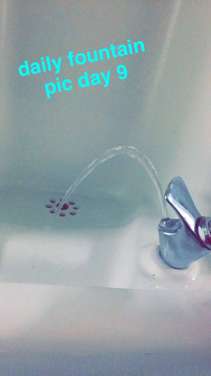 DKanner10's tweet photo. Iβm thankful for the fountains at @IthacaCollege for upping my snap story game #ICThanks https://t.co/D4Ezyhe4wQ