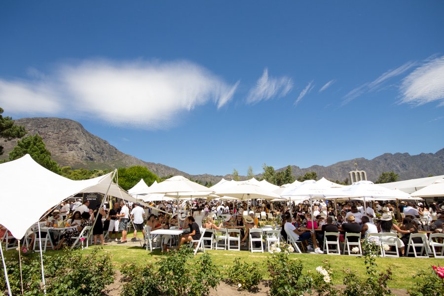Franschhoek_SA's tweet photo. We have a great surprise! We are giving away two #FhkBubbly Festival tickets valid for Sunday 3 Dec! Keep on tweeting to stand a chance of winning these tonight! https://t.co/xGN7BQPof2