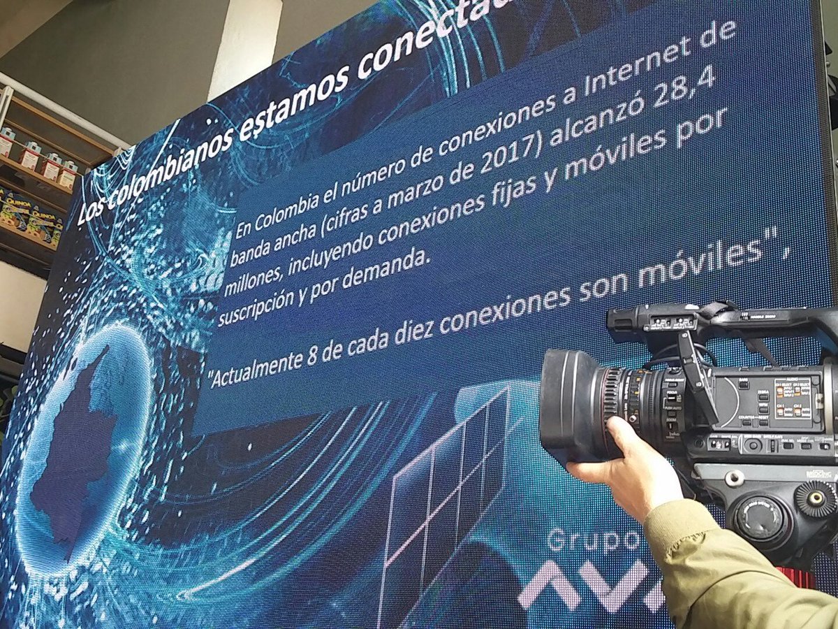 Patton's tweet photo. 🤔28.4 millones de personas en Colombia tienen conexión de banda ancha #ConsúltaleAMiBo https://t.co/kQafa3kiDc