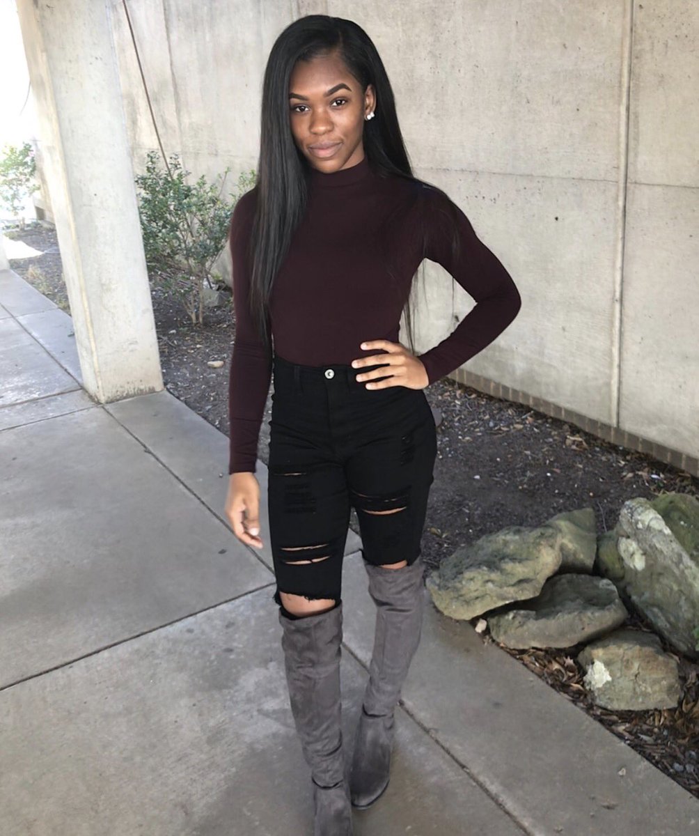 LRPVcheer's tweet photo. Happy birthday to our beautiful Co Captain Bailey! Enjoy girly ❤️❤️😘 @bbaileyellison https://t.co/tm8rxrtPeA
