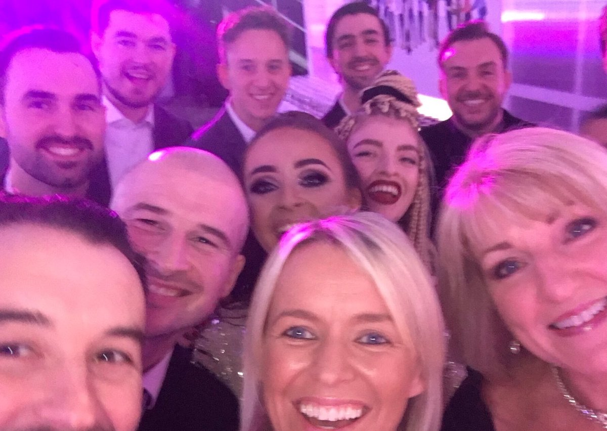 AgentMarket_X's tweet photo. Now, last but not least, on our trip down memory lane 👇🏼
Forget @TheEllenShow’s Oscars #selfie - it’s all about this #Agent10 #TBT classic... https://t.co/eaH3fyRe4U