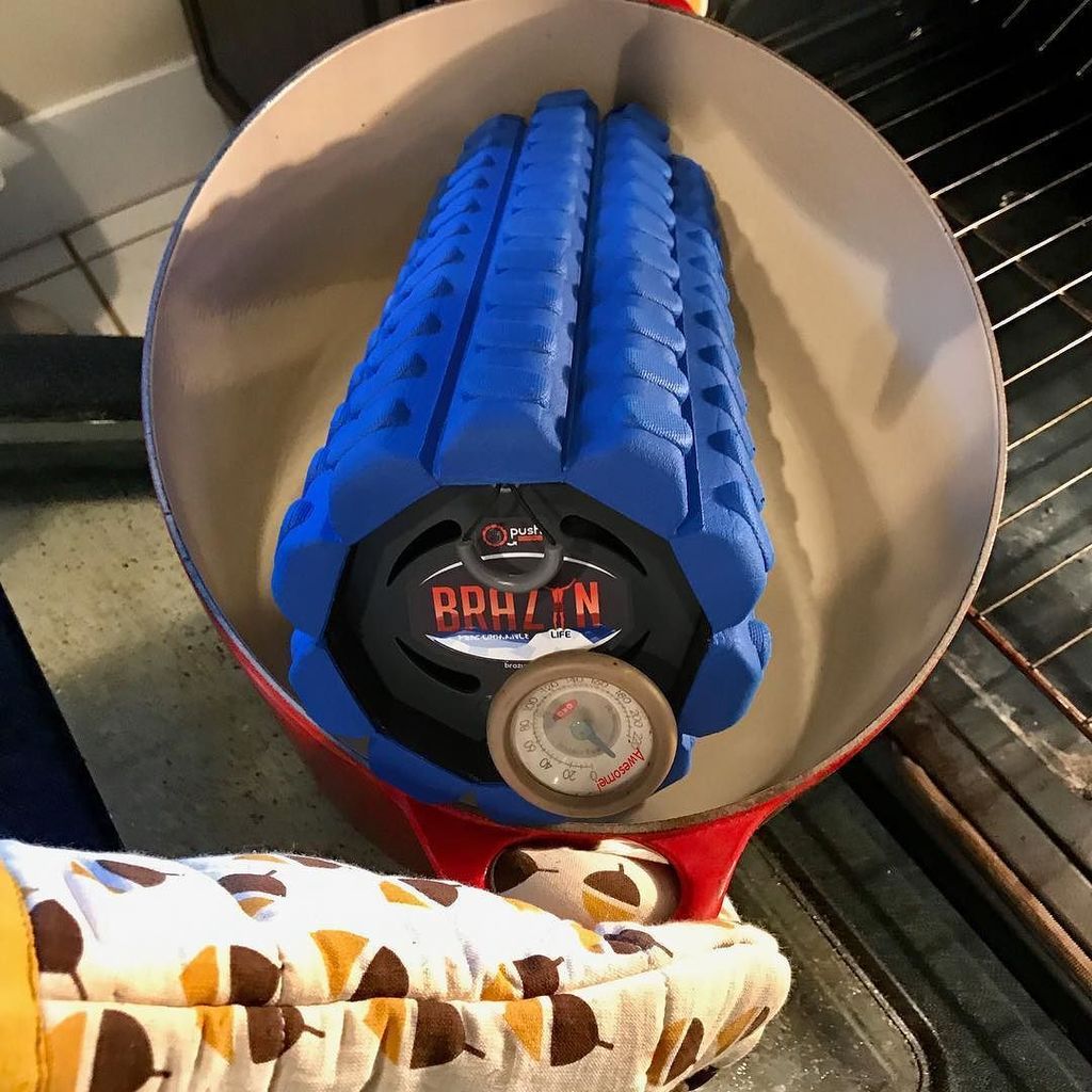 Brazyn_Life's tweet photo. Roasted to perfection... 👌🦃
#HappyThanksgiving 
#BrazynLife
.
.
.
.
#turkeyday #thanksgiving #cooking #oven #holidays #foamroll #homeworkout #bebrazyn #homecooked #autumn #fall #🦃 https://t.co/asRuMV0m1C https://t.co/B5i6jQgh3k