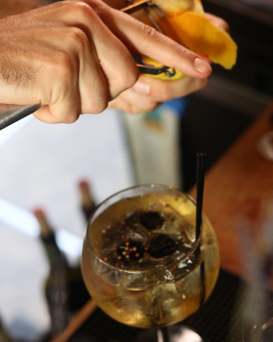 barabajosea's tweet photo. We are closed today for the holiday so our hard working staff can celebrate &amp; give thanks with their loved ones. We’ll be back at it tomorrow at 4 bringing you killer cocktails. Cheers, #Seattle - we’re thankful for all of you. https://t.co/DTLRuQCjSI