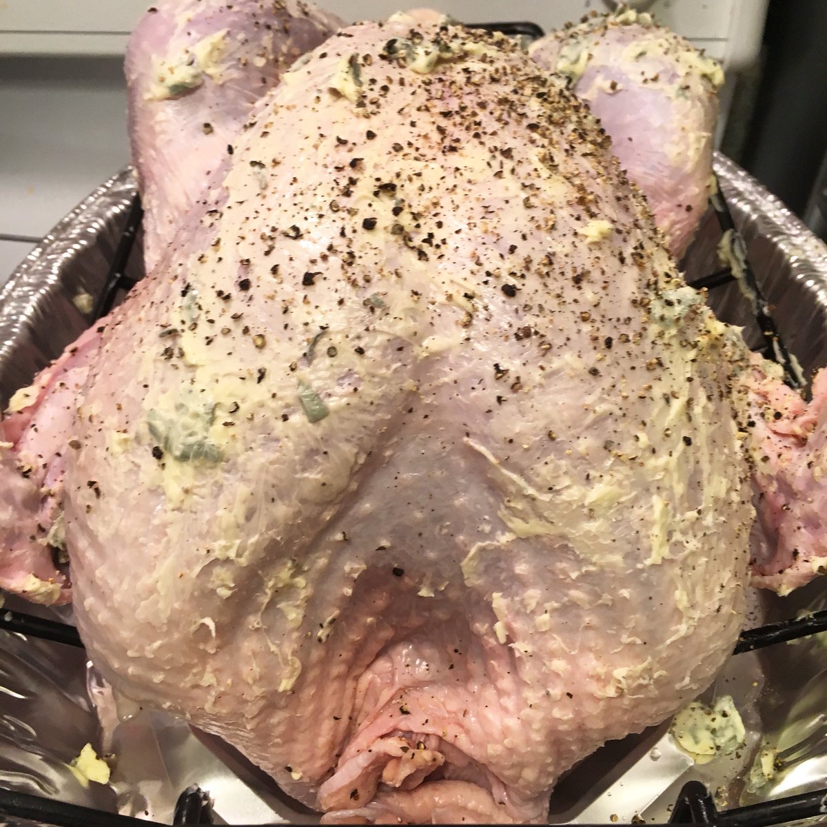 KitchenSprout's tweet photo. #TorontoRun🏃 to .@dilisos in @StLawrenceMkt #EverythingForThanksgiving 🦃#AmericanThanksgiving #HomeChef #MacysDayParade #Homegating #GamingNGrazing #FoodNFootball #HappyThanksgiving #DrinkWine #FamilyNFriends #Celebrate #CheersFromToronto🦃🍴🇺🇸🇨🇦👩🏻🍳🦃🍴🇺🇸🇨🇦👩🏻🍳 https://t.co/106hNMbBRU