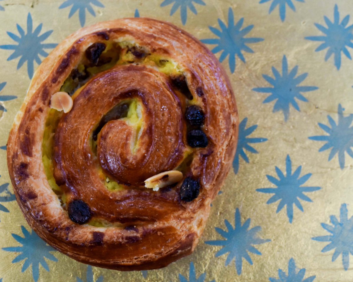 Abstarv's tweet photo. Sundays are for doing nothing much and enjoying yourself, pick up a pastry from us and take a walk along the river for a brilliant end to the weekend ๐ #absolutelystarving https://t.co/WfkPgC4xg6