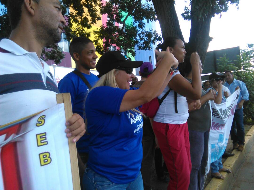 BermudezC04's tweet photo. Concentración Punto Rojo Gran Base de Misiones https://t.co/YMQ9fqThWm