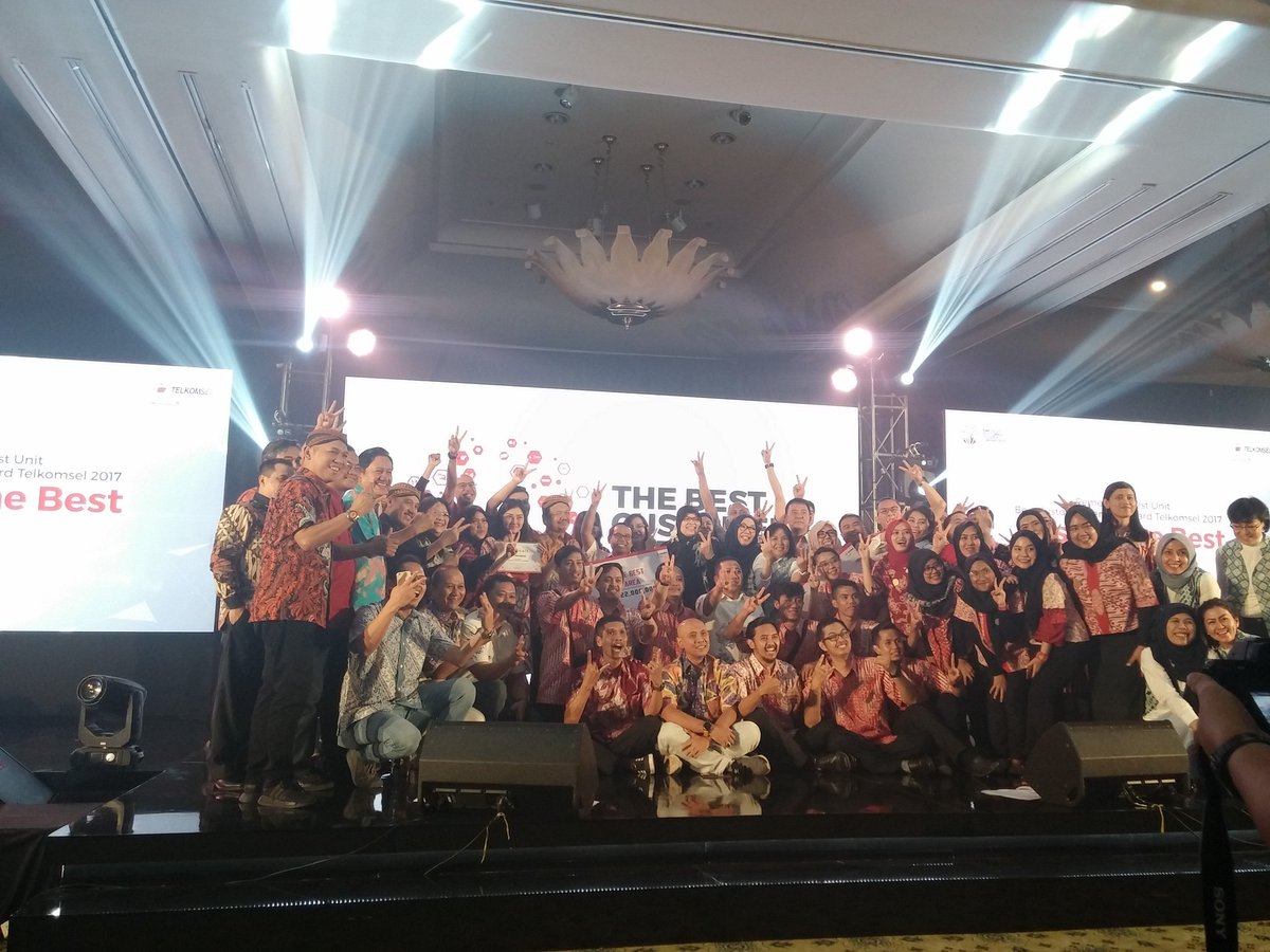 BestCSAwards's tweet photo. Selamat tim Area Jabodetabek Jabar! #BestCSAwards2017 https://t.co/HHPnbBLSmr