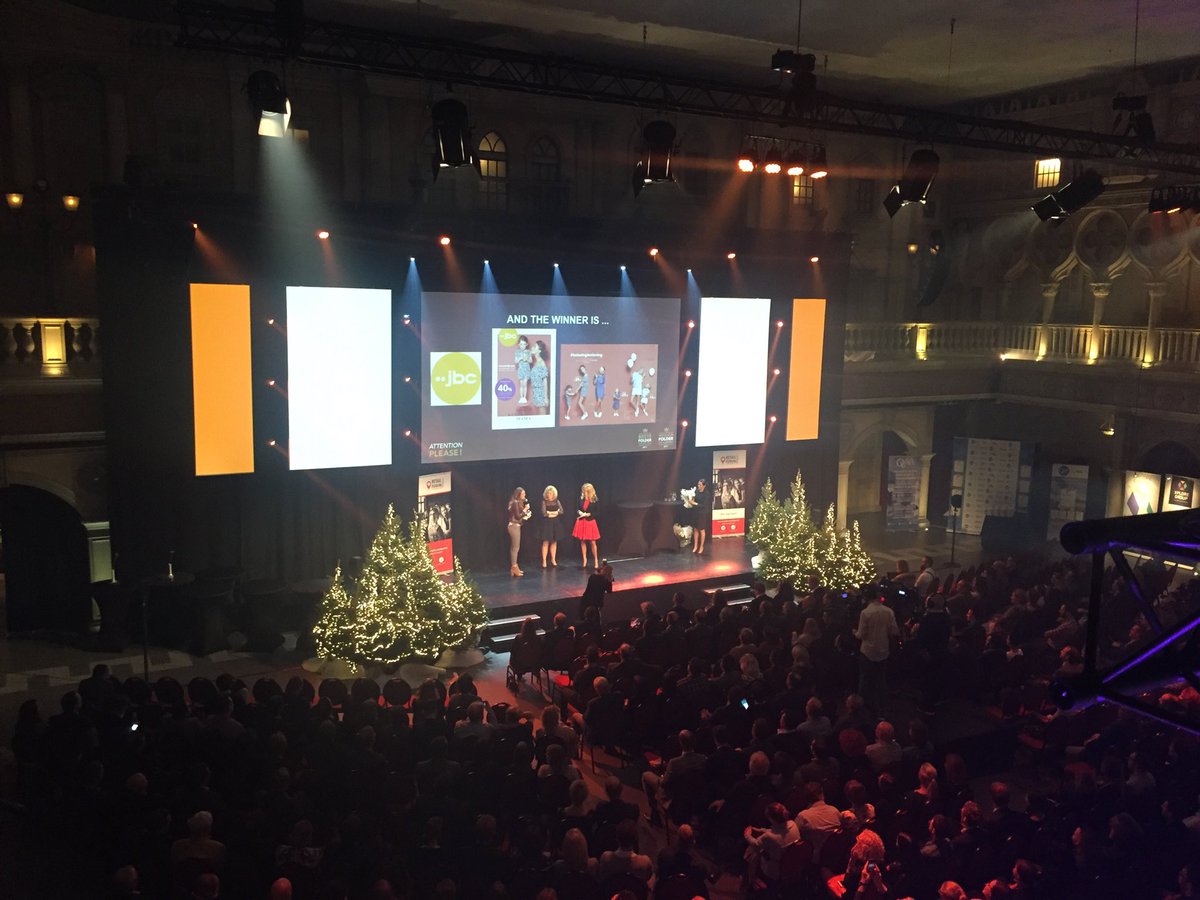 retaildetailbe's tweet photo. En #JBC wint ook de Beste Folder van het Jaar! #RDN17 https://t.co/VEw6omo15K