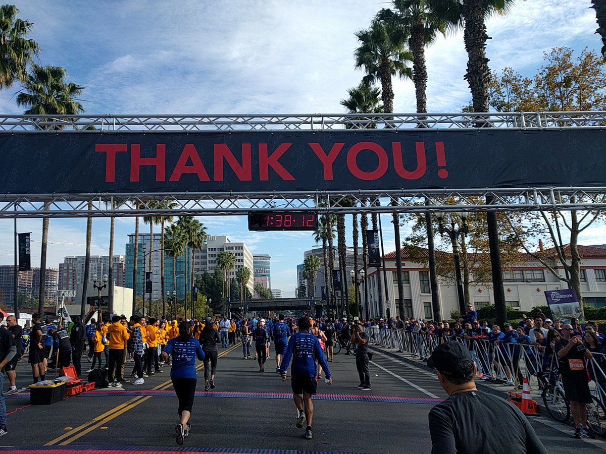 Kirill4DESIGN's tweet photo. #SVTurkeyTrot finish line! Happy Thanksgiving*-* https://t.co/dU7ytLEKbT