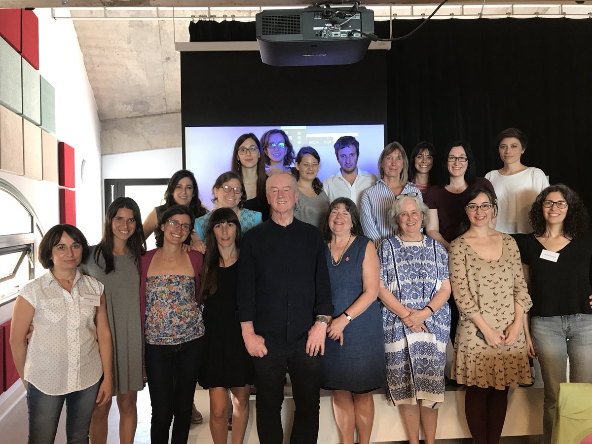 David Almond, escritor inglés ganador del Premio Hans Christian Andersen 2010, e invitado del FILBITA, visitó a los participantes de #Traducirlaimaginación y conversó con ellos sobre su obra.
<a href="/FundacionFilba/">Filba Literatura</a>