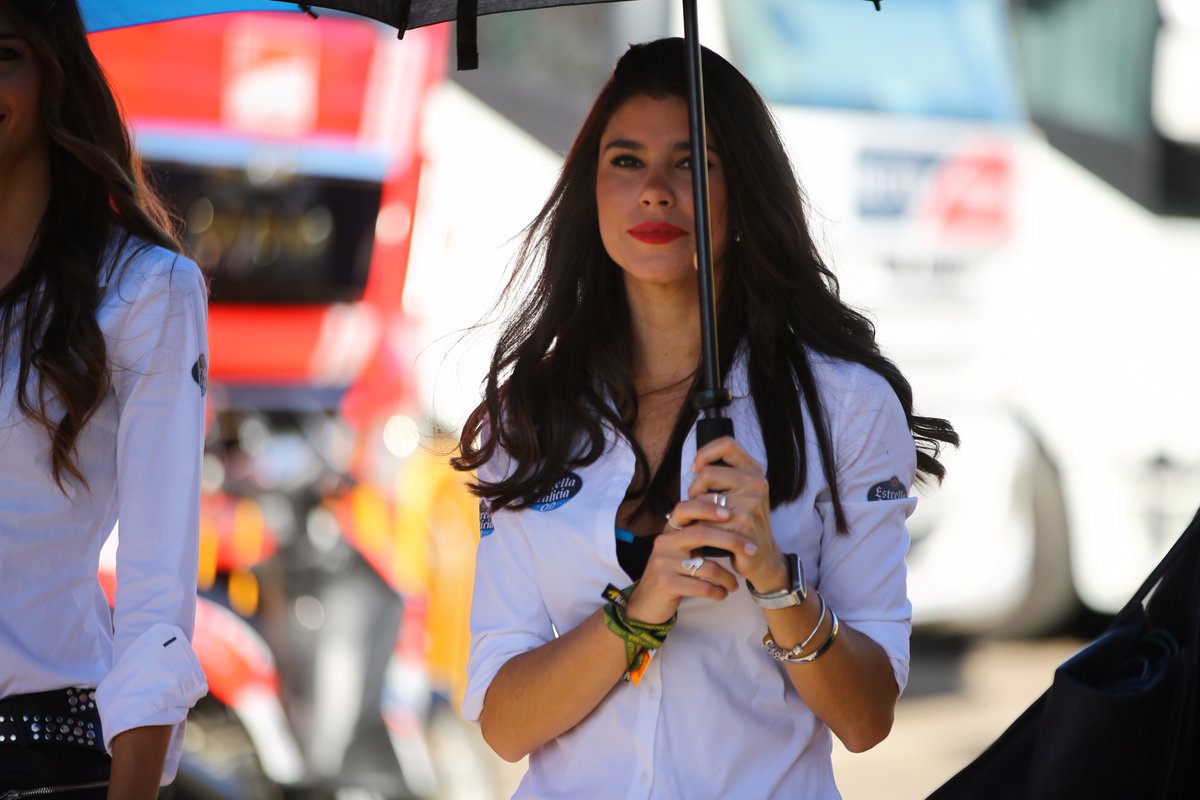 FirstGroupStaff's tweet photo. El fin de semana pasado nuestras chicas estuvieron disfrutando en el Gran Premio de Moto GP en Valencia junto a Estrella Galicia.
Como siempre, ¡Increíbles!🔥 https://t.co/Vs4LLCgXKw