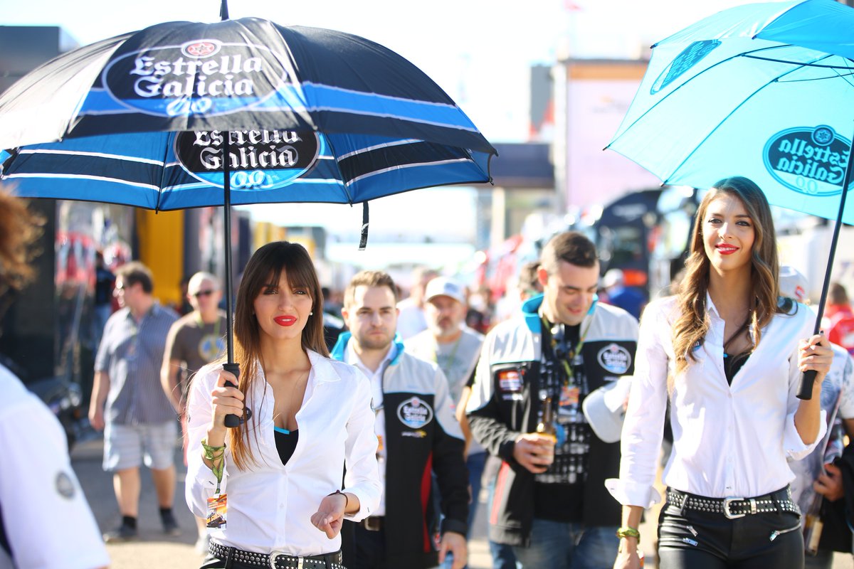 FirstGroupStaff's tweet photo. El fin de semana pasado nuestras chicas estuvieron disfrutando en el Gran Premio de Moto GP en Valencia junto a Estrella Galicia.
Como siempre, ¡Increíbles!🔥 https://t.co/Vs4LLCgXKw