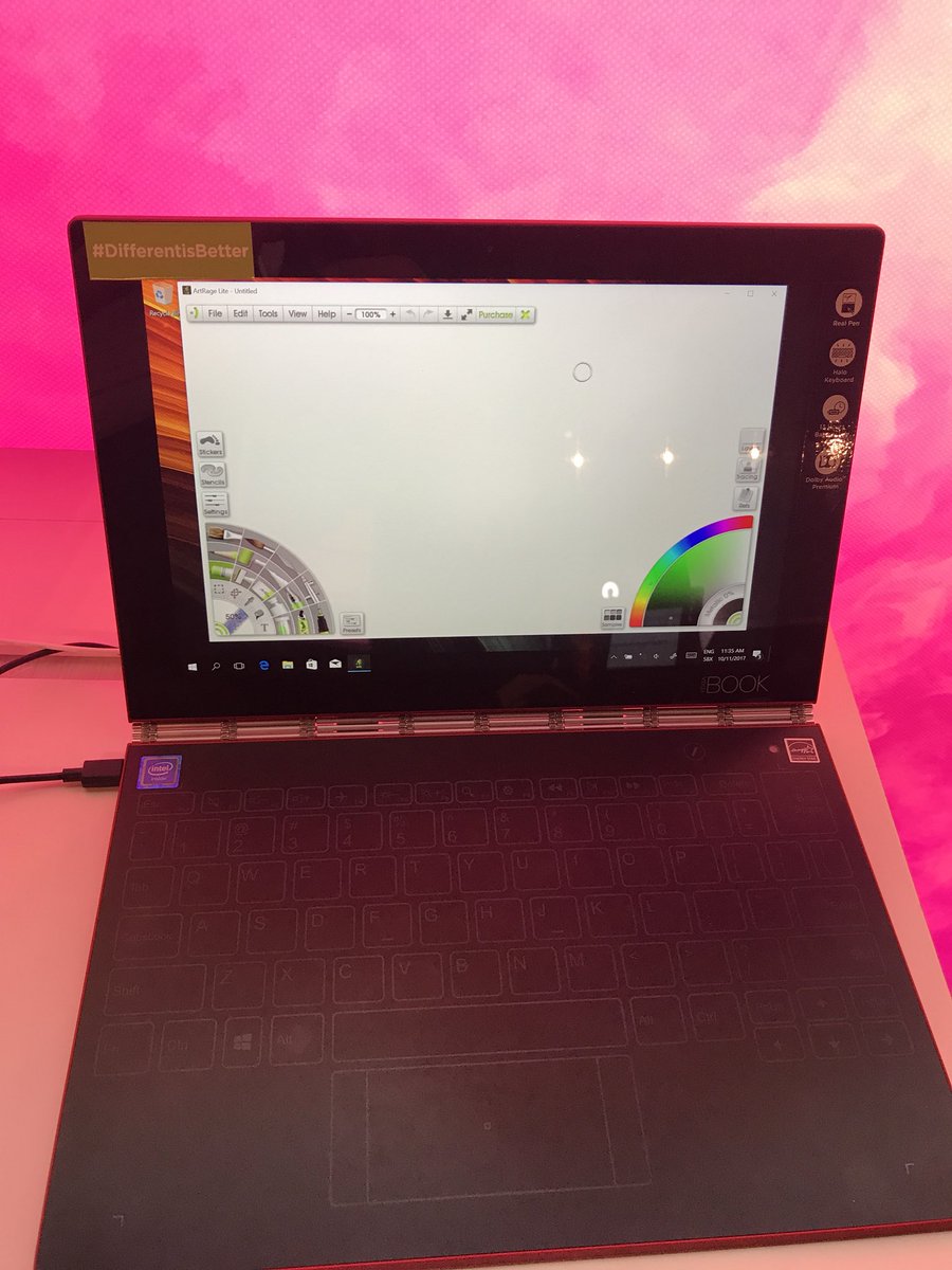 ibrathewarrior's tweet photo. Te pillé #DifferentisBetter Lenovo sorteando cositas #exploradoresLenovo #PremiosXataka17 https://t.co/47VxhiuOqV