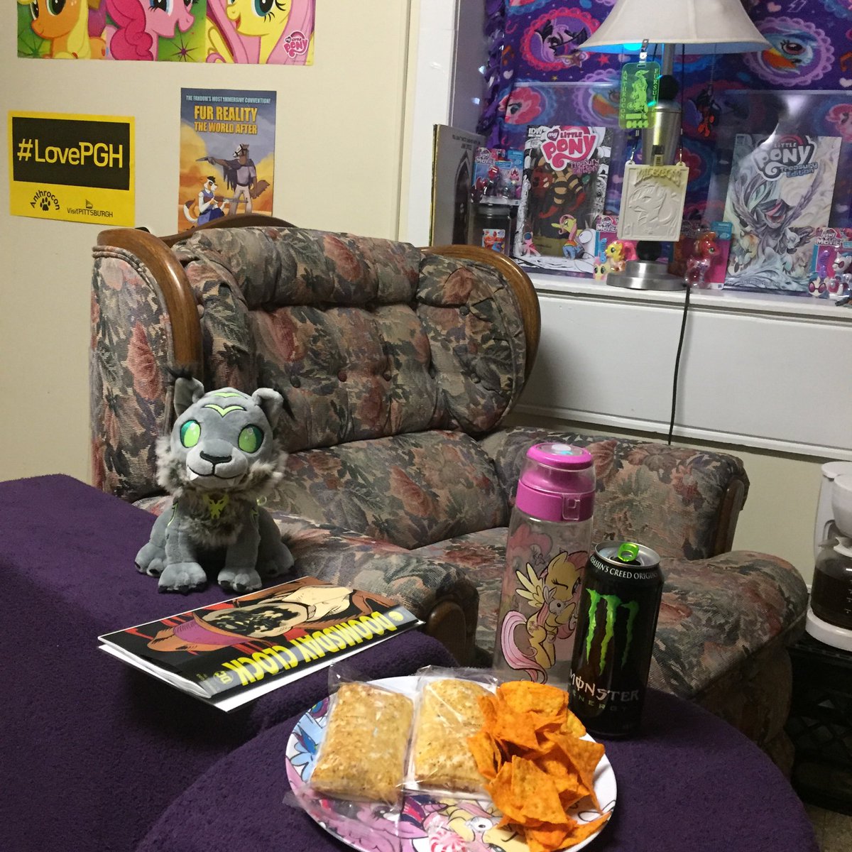 Kalecgos1138's tweet photo. Happy Thanksgiving everyone! Dinner is served ππ #Thanksgiving #Brony #furry #MLP #MLPFiM #Mylittlepony #dinnerdate #ThanksgivingFails #ThanksgivingDinner #DoomsdayClock #comics #WorldOfWarcraft #hotpocket #MonsterEnergy #Kalecgos #piousbrony https://t.co/81tamQS7TH