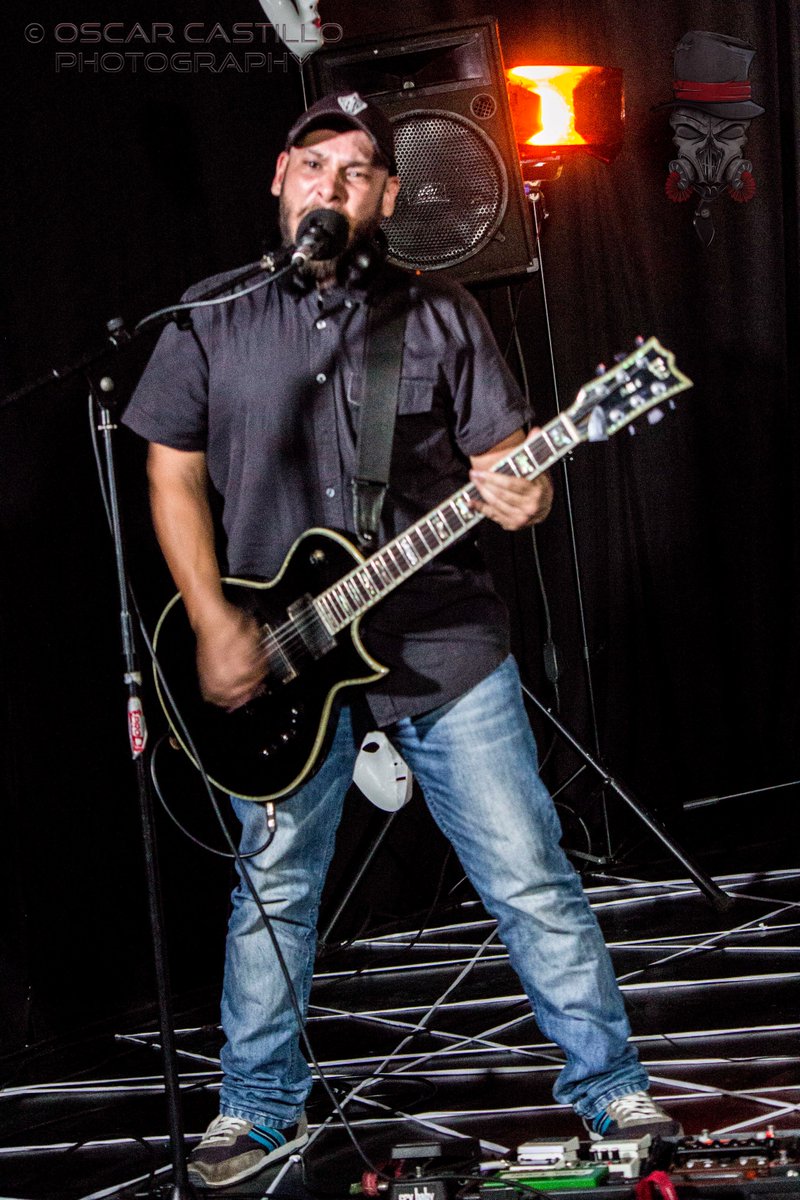 AbstractEnemy's tweet photo. nuestro guitarrista julian berrio fundador de la banda, soltándola toda como siempre en sesiones 53.
@area53tv @canaltelecafe 
#AbstractEnemy #guitarrist #ltdguitars #television https://t.co/bYNrT9lwn7
