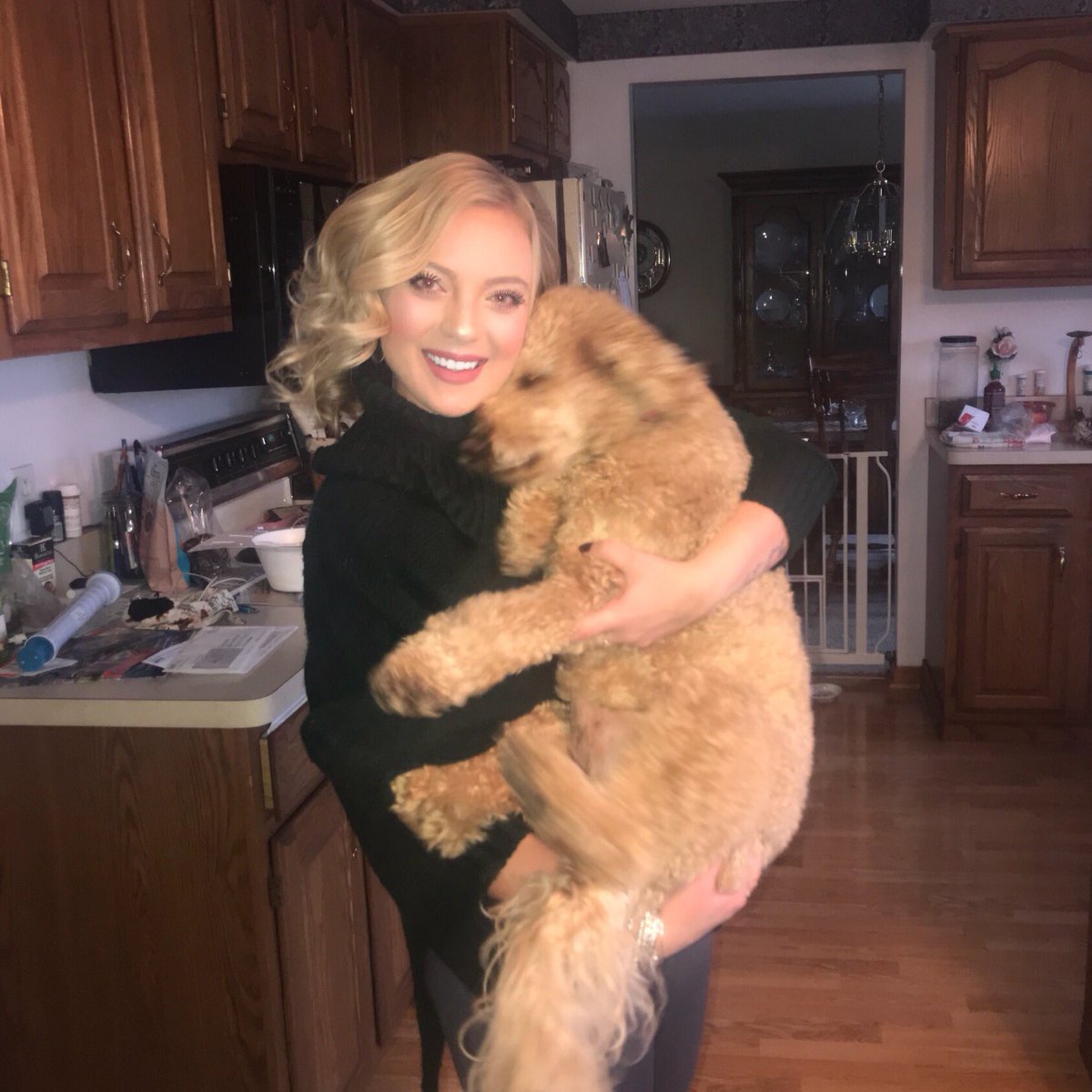 TaylorKlis's tweet photo. we tried 1000x for this photo and it didn’t work ok happy thanksgiving 🦃 😃✨ https://t.co/A5No2EXBul