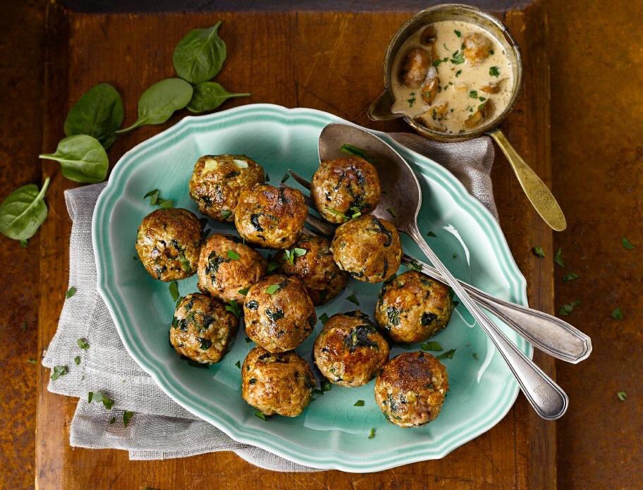 BradshawStudio's tweet photo. For those celebrating the US Thanksgiving, try turkey meatballs for all the leftovers! Enjoy! #yummyfood #delicous #foodie https://t.co/AtwqLaoHxr