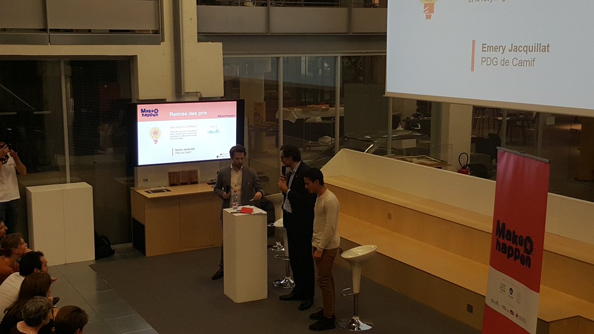 Pour l'annonce du Prix "#Innovation durable" de la <a href="/Camif_/">Camif</a>, <a href="/emery79/">Emery Jacquillat</a> monte sur scène... 
 #MakeItHappen