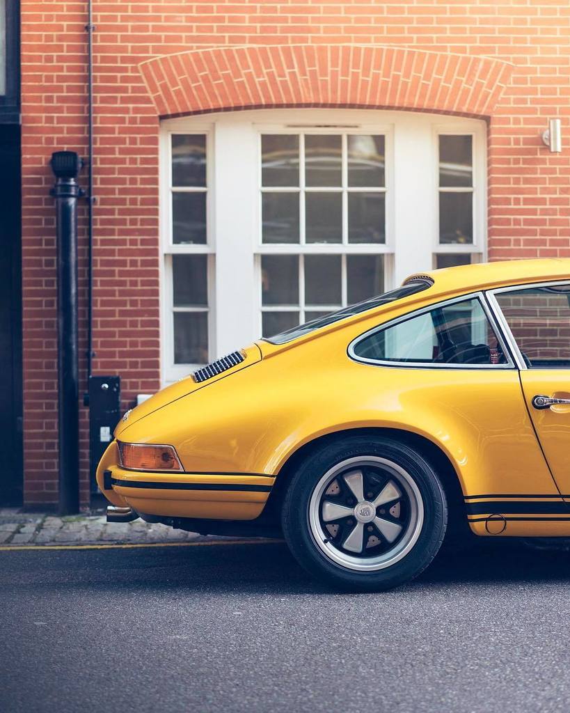 sammooresphoto's tweet image. I initially wanted a car with a ducktail but this just seems right. #911sm #porsche #london