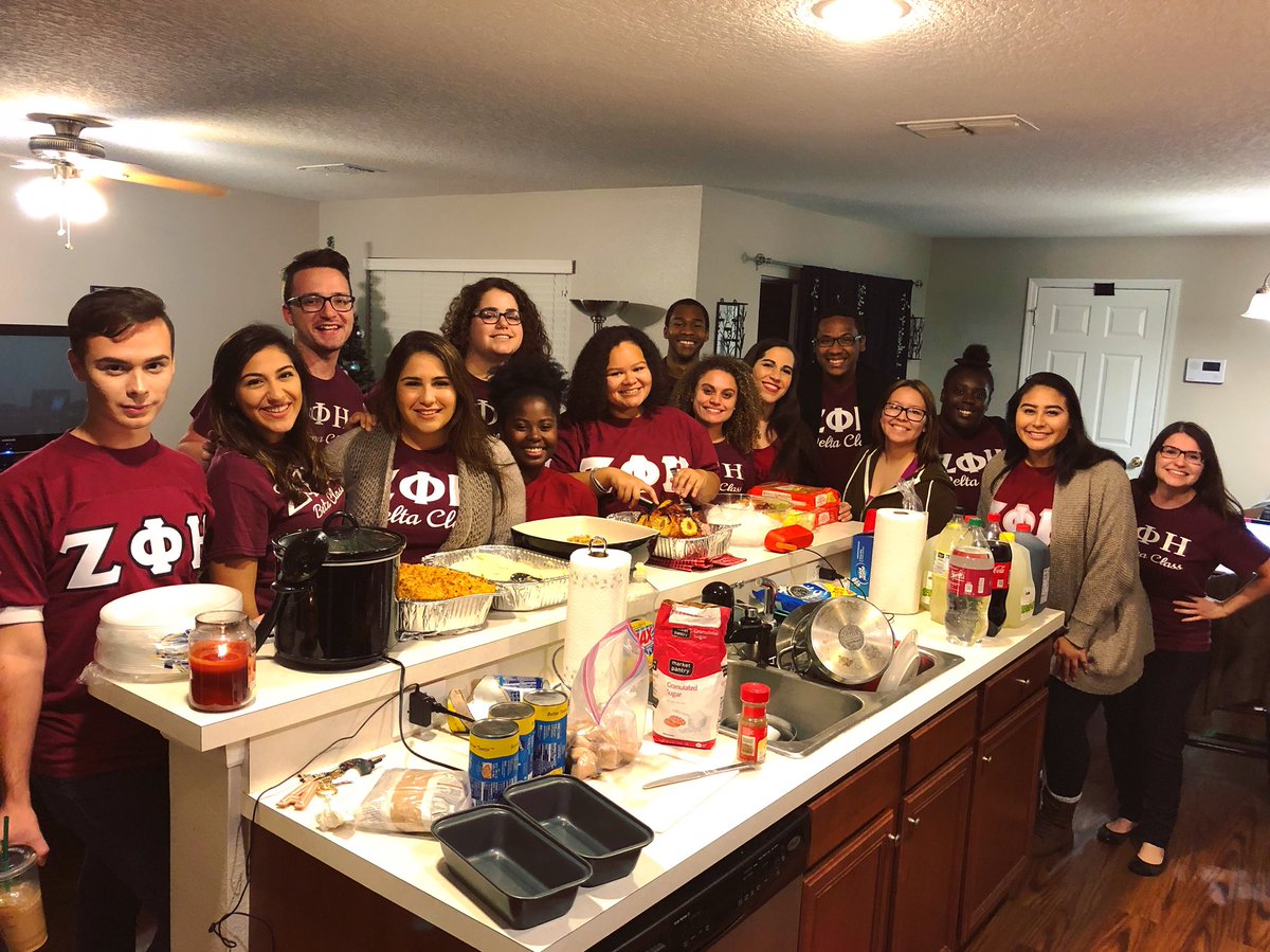 ZetaPhiEtaUCF's tweet image. Happy thanksgiving from our family to yours! We are thankful for Zeta everyday because it brought us all together ❤️ #ZetaPhiEta #UCF