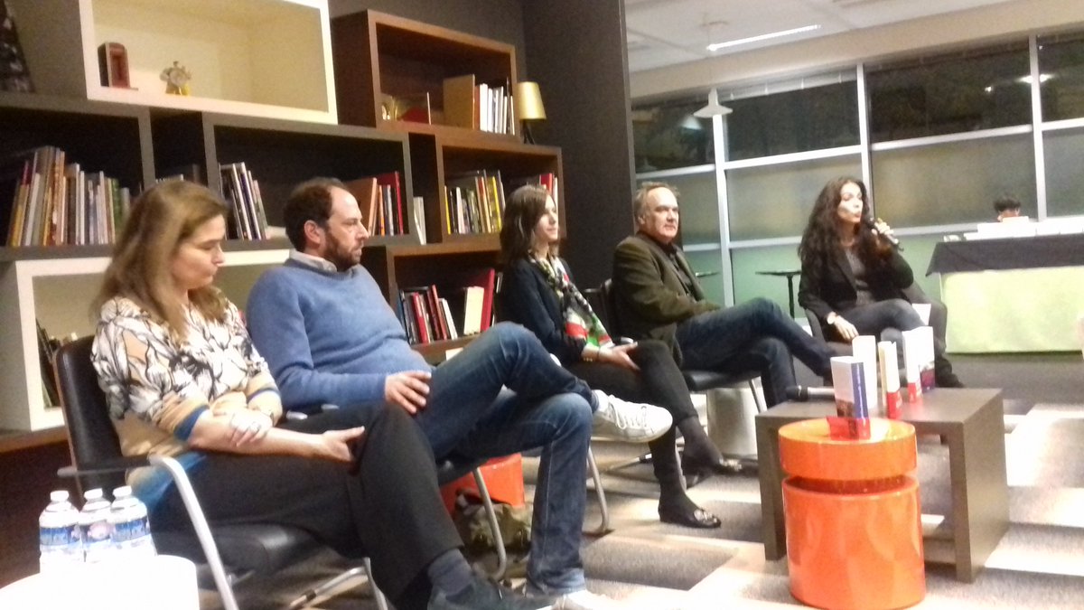 nathdel_aude's tweet photo. @OrangeLecteurs
Rencontre avec 5 auteurs et des #ExploLecteurs de la #RL2017 https://t.co/WktS6HBSIk