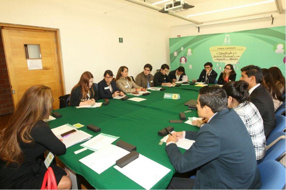 TEPJF_informa's tweet photo. #ForosJuveniles | El #TEPJF y los tribunales electorales de los estados tienen la tarea fundamental de fortalecer la vida democrática del pais, difundir la cultura de la legalidad y el Estado de Derecho a través de la vinculación con las y los jóvenes. @IBERO_mx https://t.co/mmQnoWwx3z