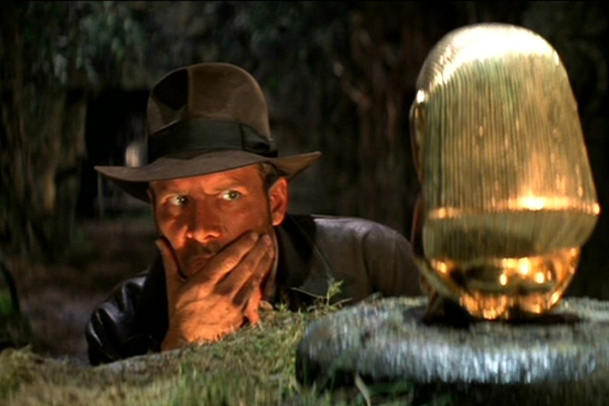 AlessandroNagai's tweet photo. Sto #spostando pacchi sigillati, accumulati in tanti traslochi. Da qualche parte potrei avere l'Arca dell'Alleanza, come in un film di Indiana Jones, e non ricordarlo più. #gerundi #scritturebrevi https://t.co/OCJKawgPte