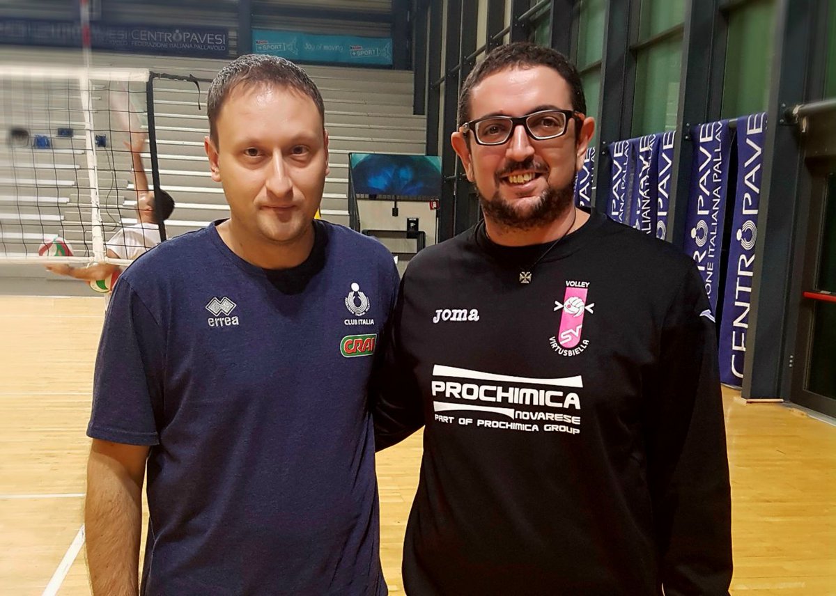 ClubItaliaFemm's tweet photo. Cristiano Mucciolo, allenatore della #VirtusBiella di #B2FA, è venuto a trovarci al Centro Pavesi per l'allenamento di oggi del #ClubItaliaF. Grazie e a presto! https://t.co/qDgKGTDbJs