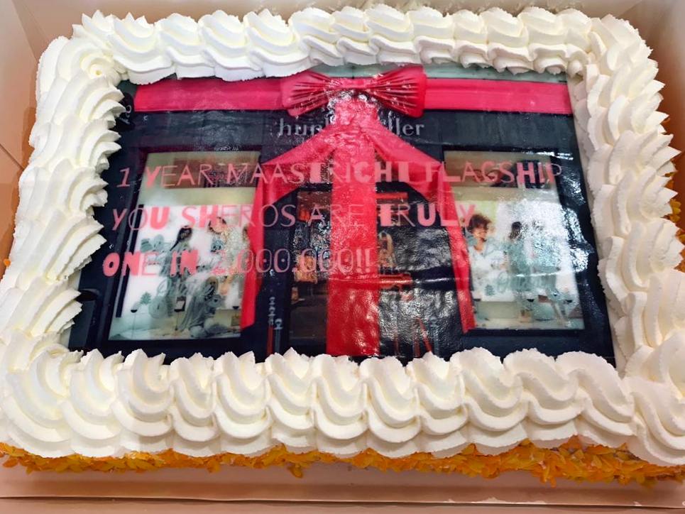 1 year and counting! 🍰🎀 #flagshipmaastricht #hkmambassador