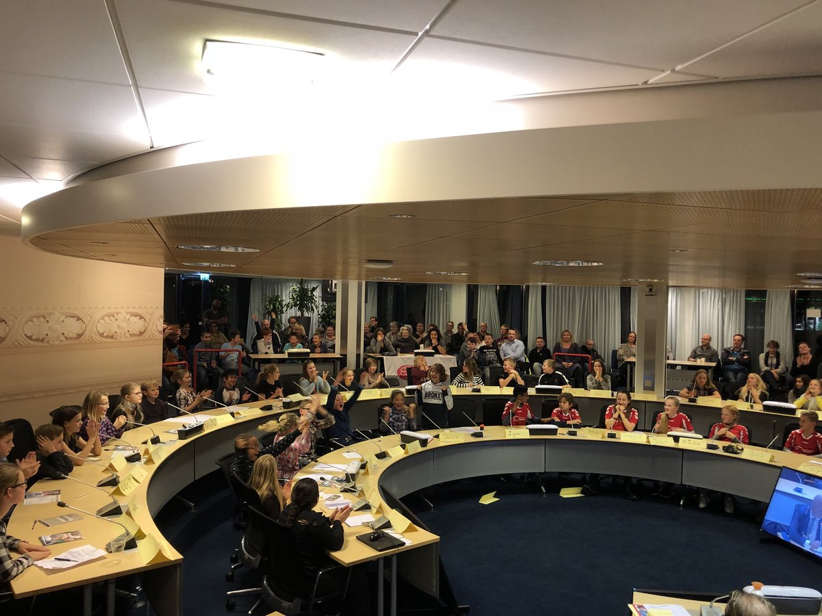 De Zonnewijzer heeft de Kindergemeenteraad 2017 gewonnen met het plan ‘Welkom allemaal, we spreken dezelfde taal’.