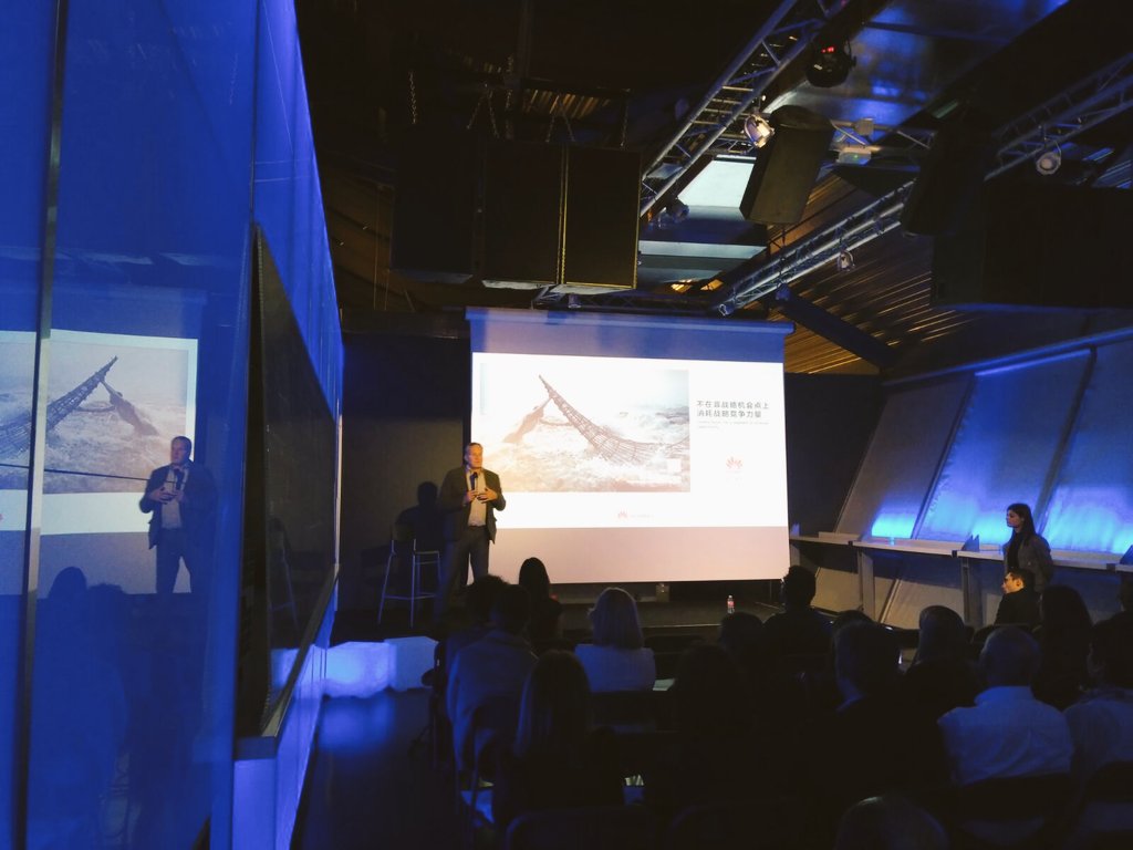 Referencia_2's tweet photo. "@HuaweiMobile nace para dotar de red de #comunicaciones a las zonas más alejadas de #China. Hoy factura más de 75 millones de dólares después de 30 años" revela Ramiro Larragán, director de #markwting de @HuaweiMobileESP  en #T4Networking https://t.co/44KUkTaZzP