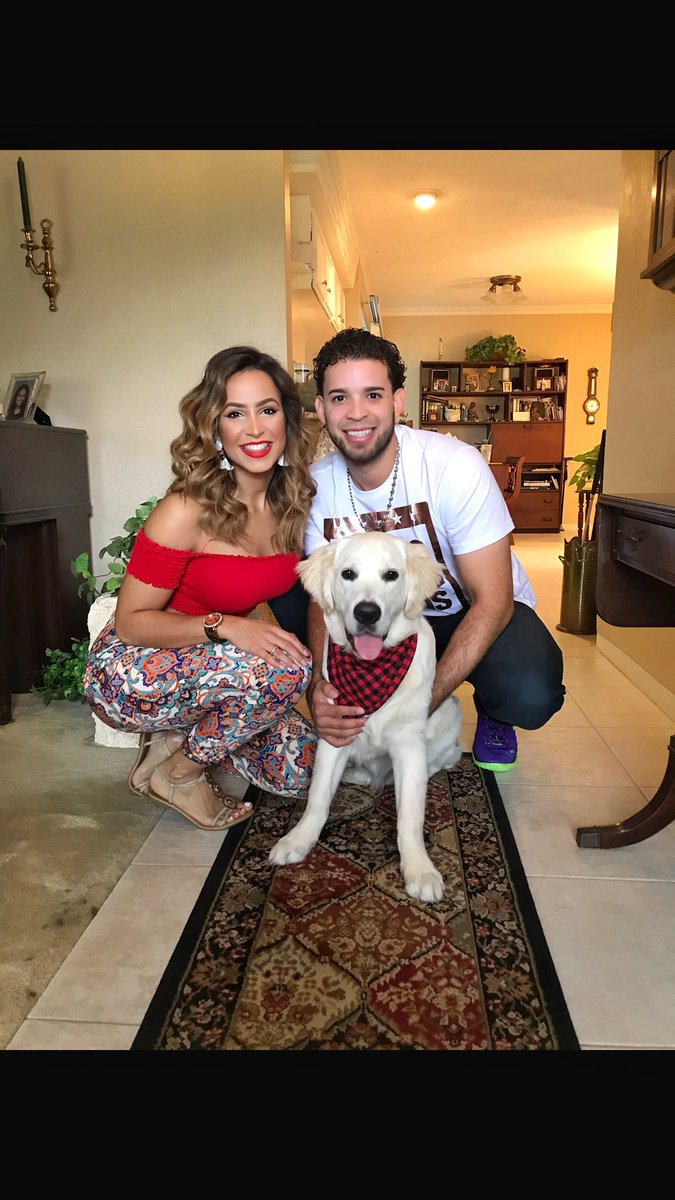 Gonzo_Rayan's tweet photo. Happy Thanksgiving from our family to yours! 🍁🦃🦃🦃 #thanksgiving2017 

Feliz día de acción de gracias a todos departe de nuestra familia! 🍁🦃🦃 #Englishgoldenretriever #goldenretriever #puppygram https://t.co/J3piFftr4R