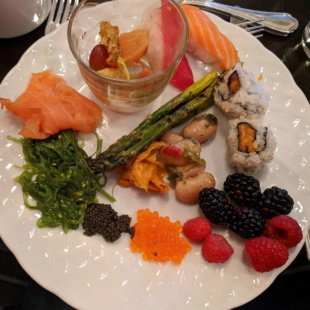 natureskitchn's tweet photo. Having a rock, paper, scissors kind of Thanksgiving.  Yesterday was scissors, I was cutting calories.  Today is paper, covering all the bases for today and yesterday.  Later, I'll be a rock powering through the after food coma.  Tomorrow, it'll be "shoot… https://t.co/tY6vrf7QVW https://t.co/vuJMdJdHSq