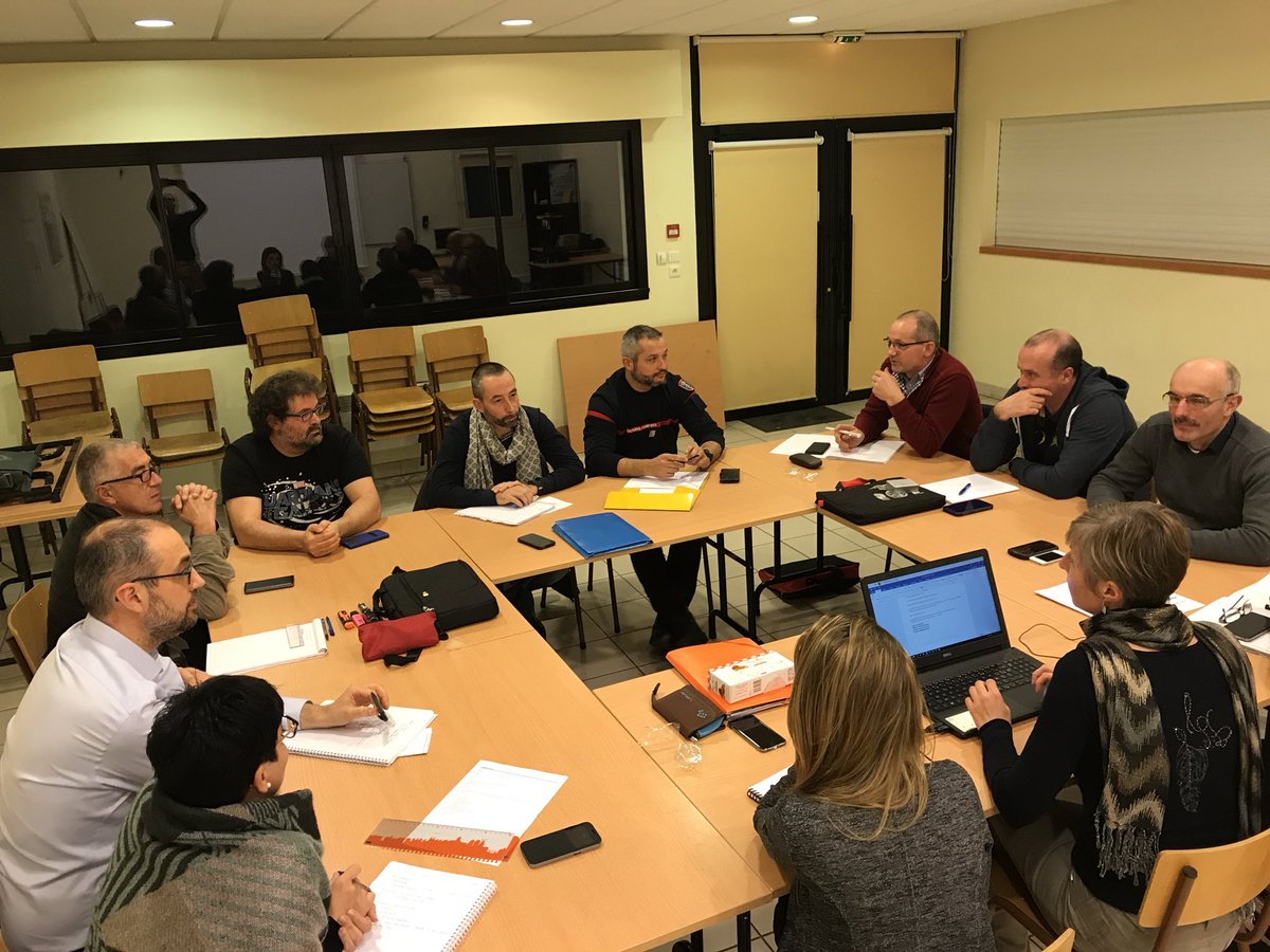 udsp53's tweet photo. 📆-Réunion de la commission Communication avec différents sujets traités #StandÉvènementiel #RéseauxSociaux #SiteInternet #SupportdeCommunication au #CIS de @change53 https://t.co/AHkySGvsFE