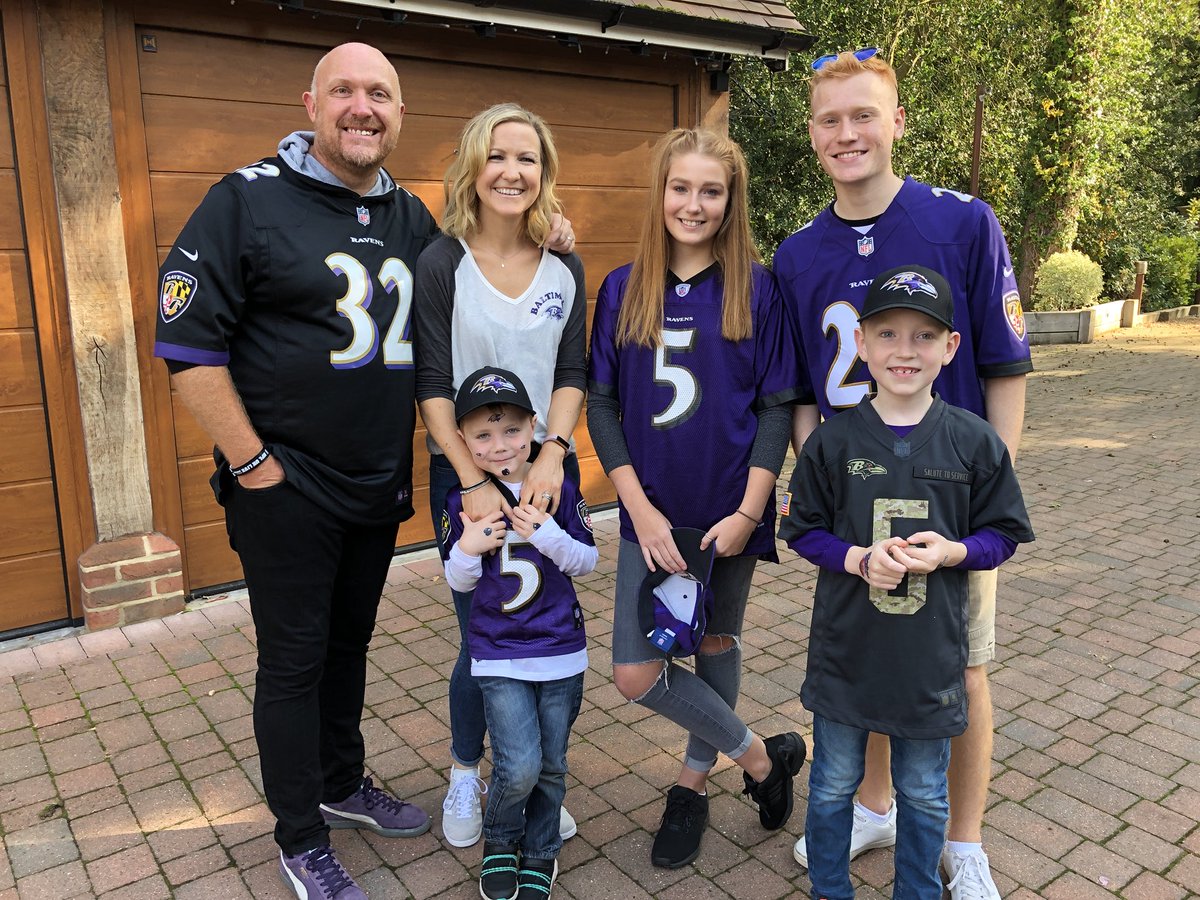 LeeSPerry's tweet photo. Happy Thanksgiving @neilreynoldsnfl & @Jeff_Reinebold from the #Raven Perry family. #SkyThanksgiving #missingKev #family #ravens https://t.co/bsaCYAmFy3