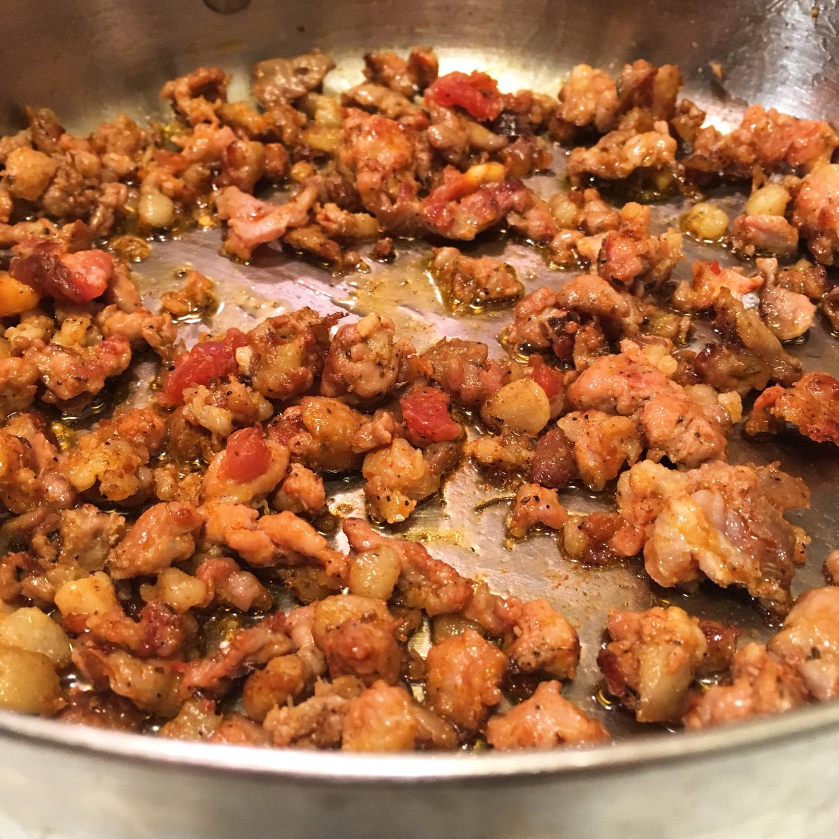 KitchenSprout's tweet photo. #TorontoRun🏃 to .@dilisos in @StLawrenceMkt #EverythingForThanksgiving #AmericanThanksgiving #HomemadeStuffing #AndouilleSausage #HomeChef #Homegating #GamingNGrazing #FoodNFootball #HappyThanksgiving #FamilyNFriends #CheersFromToronto🦃🍴🇺🇸🇨🇦👩🏻🍳🦃🍴🇺🇸🇨🇦👩🏻🍳 https://t.co/9jgf2DGDLt