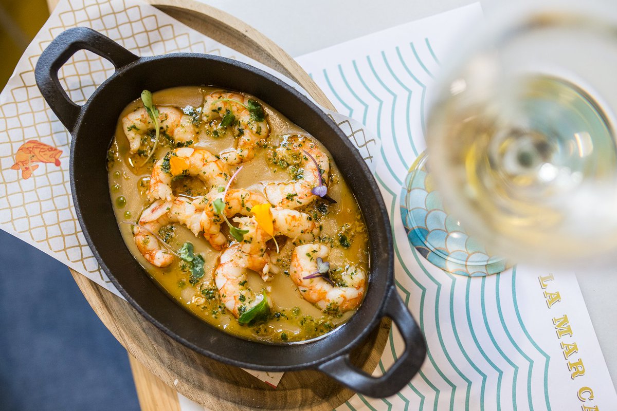 (( Gambón al pilpil con parmentier de ajo confitado ))
¡A comer!

#LaMarCanalla #TapasMarineras #Gastronomia - #Sevilla